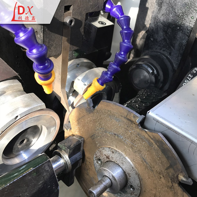 LDⅩ-028(A)全自動(dòng)數(shù)控雙磨頭側(cè)角機(jī)細(xì)節(jié)圖2.jpg